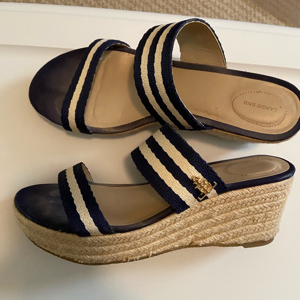 Lands End wedge size 10